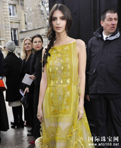 錚(g)Show֮Emily Ratajkowski*ձlc(din)ߣB錚ҲòҪҪ