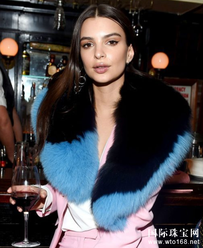錚(g)Show֮Emily Ratajkowski*ձlc(din)ߣB錚ҲòҪҪ