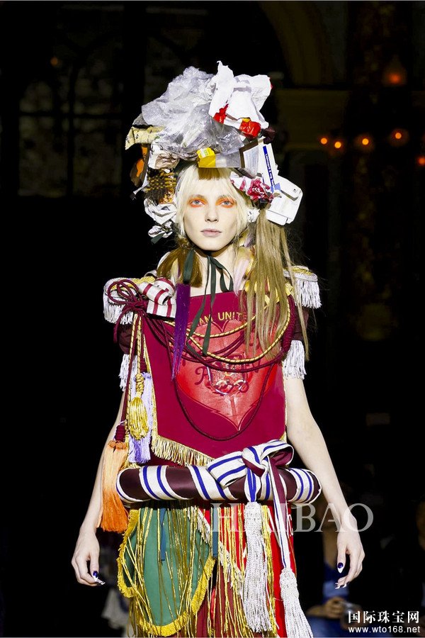 2017ﶬr(sh)bܣޱޱ·˹ (Vivienne Westwood) Ůb