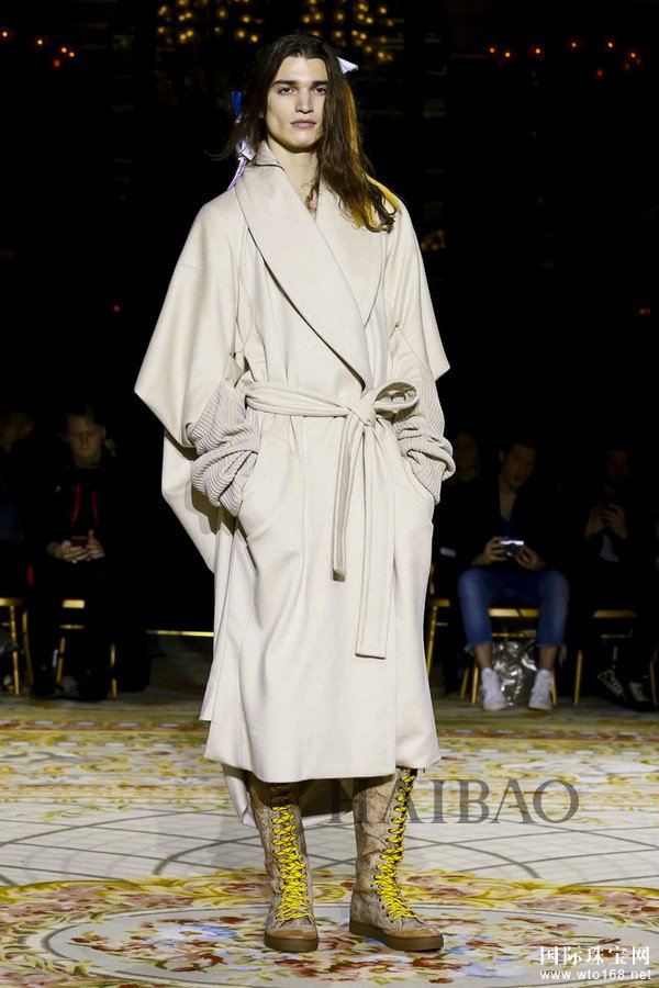 2017ﶬr(sh)bܣޱޱ·˹ (Vivienne Westwood) Ůb